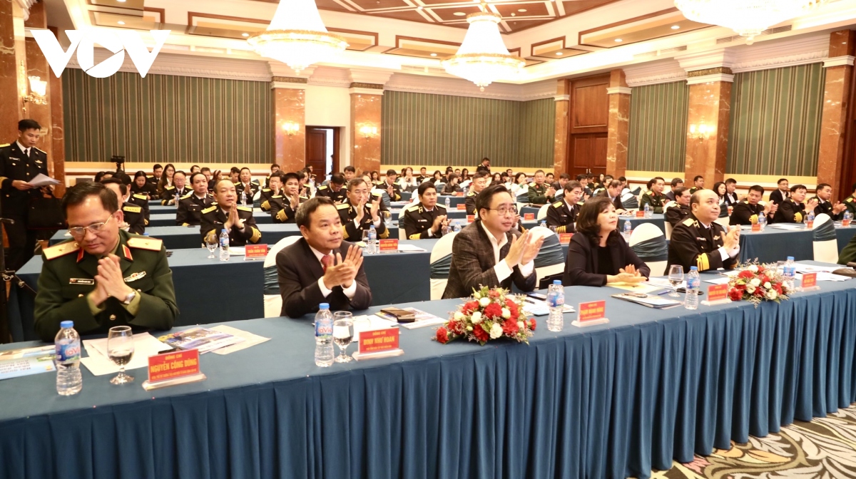 bao chi tiep tuc dong hanh voi nguoi linh hai quan hinh anh 2
