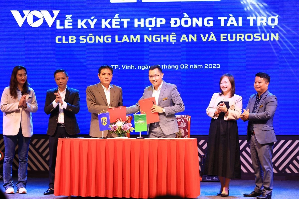 slna co them nha tai tro dong hanh truoc tran dau voi hai phong hinh anh 1