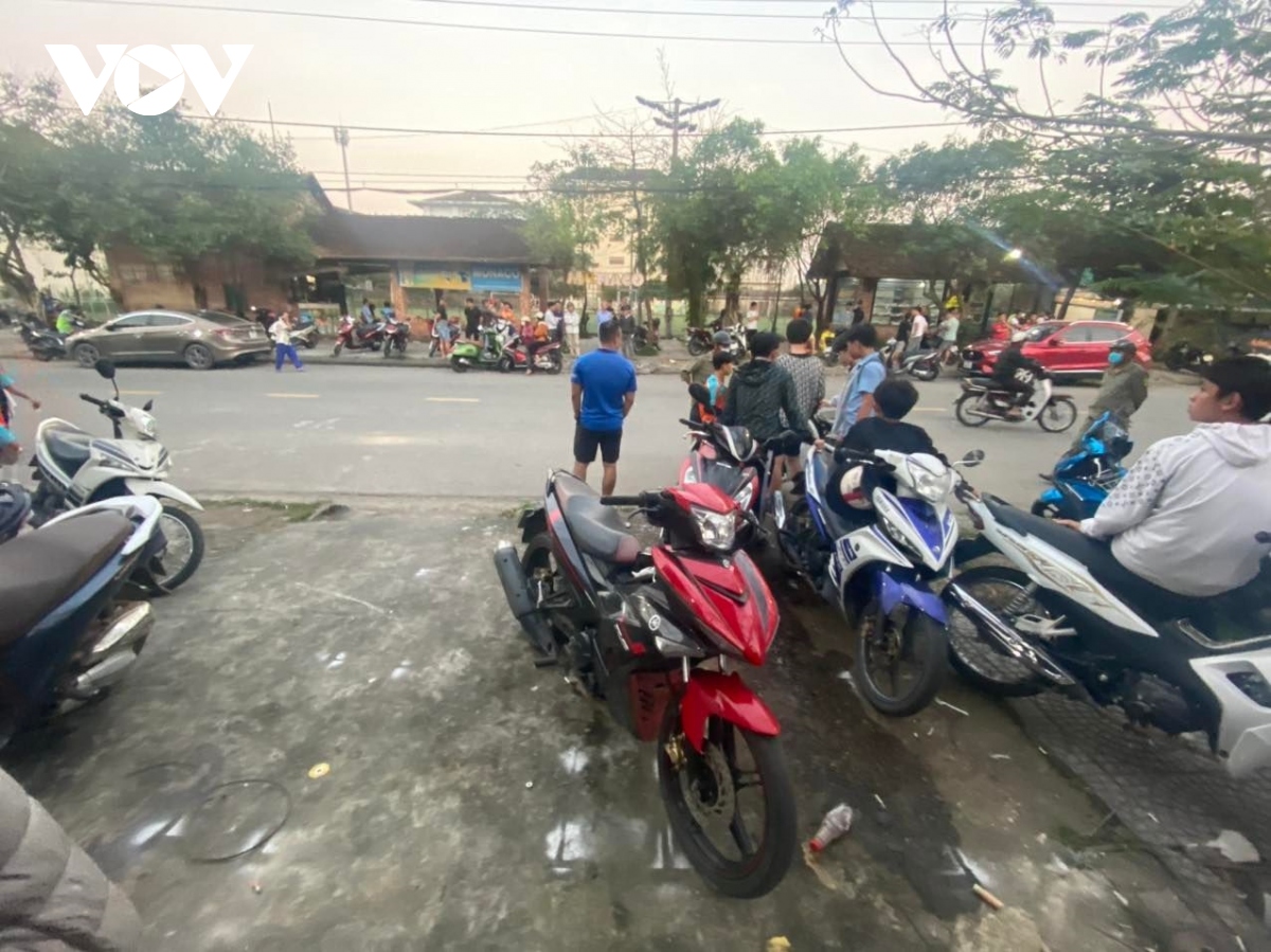 xa ngang cau mon roi de tu vong mot hoc sinh lop 12 bi o hue hinh anh 1