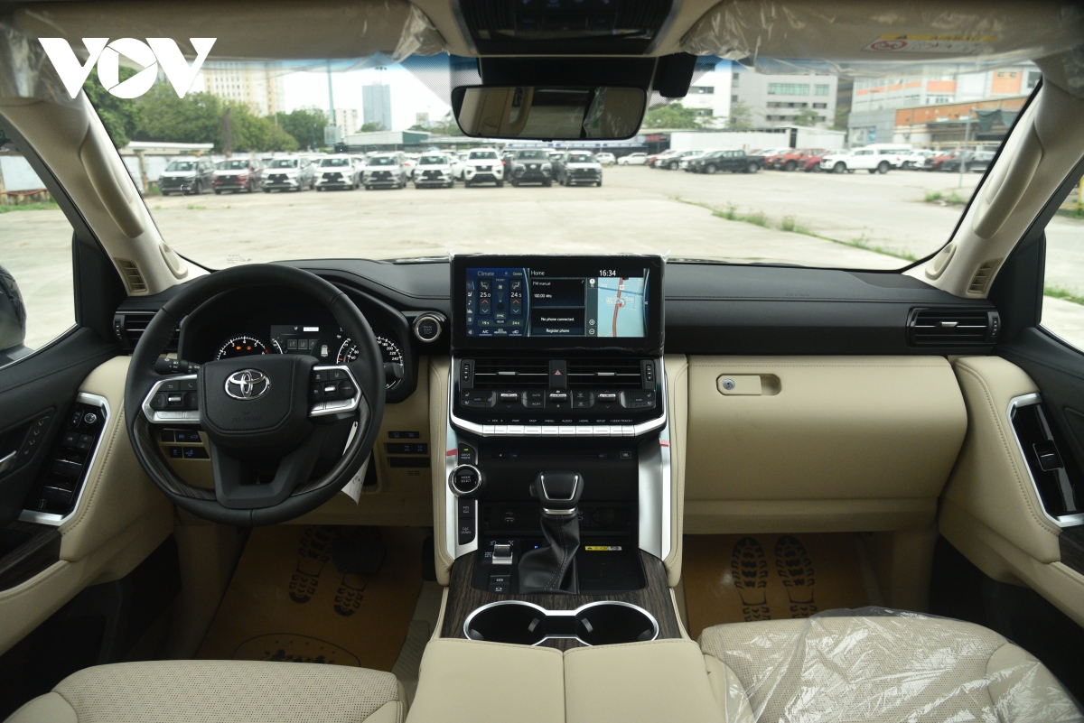 toyota land cruiser 2023 nang cap nhe, tang gia ban hinh anh 3