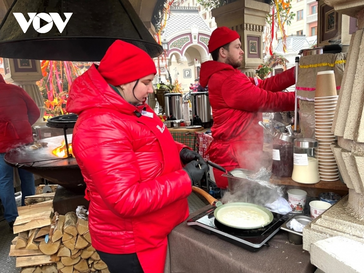 le tien mua Dong - don mua xuan mang niem vui den cho nguoi dan nga hinh anh 4