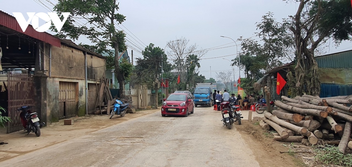 thanh hoa chi dao nong sau khi vov dua tin nguoi dan chan xe cho dat lam cao toc hinh anh 2