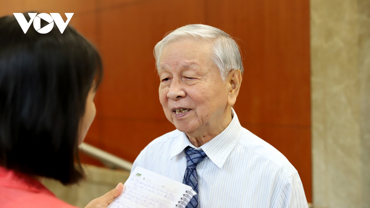 chu tich ubnd tp.hcm phan van mai tu ha bac thi dua vi tp giai ngan dau tu cong thap hinh anh 2