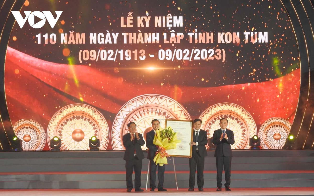 thuong truc ban bi thu du le ky niem 110 nam thanh lap tinh kon tum hinh anh 2