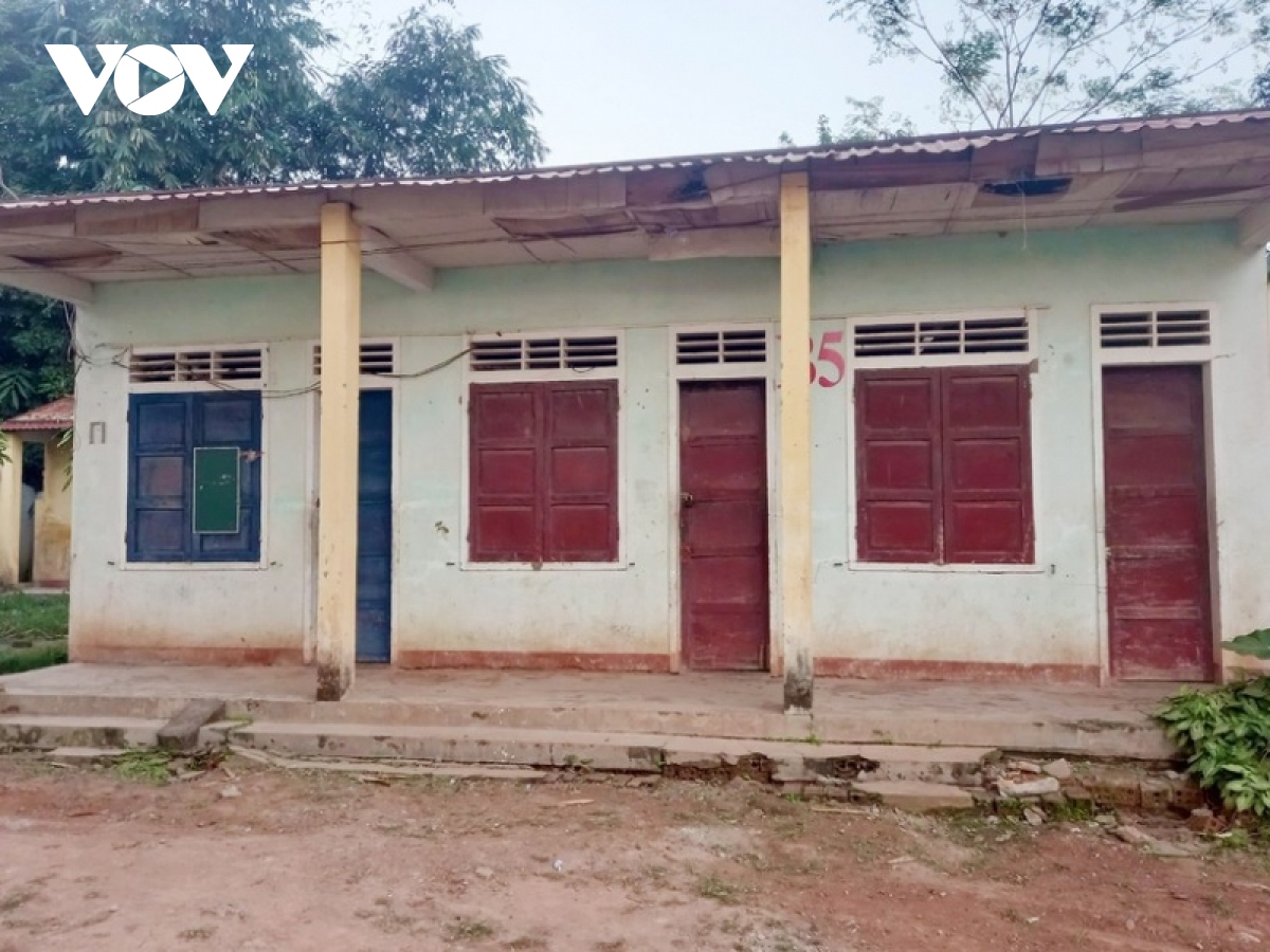 tien do xay dung nha cong vu giao vien mien nui quang tri con cham hinh anh 1