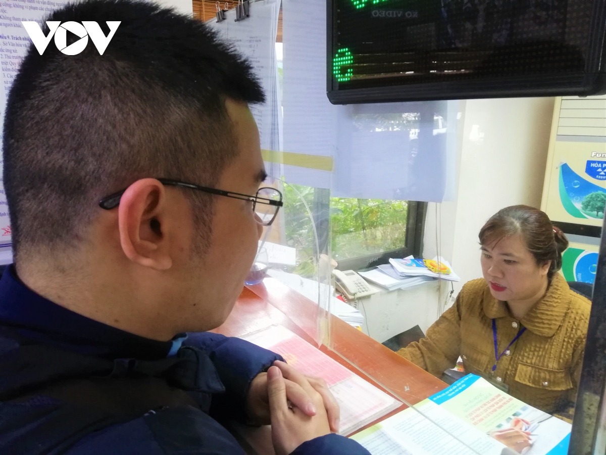  con rat nhieu thu tuc hanh chinh van can thong tin tren so ho khau giay hinh anh 2