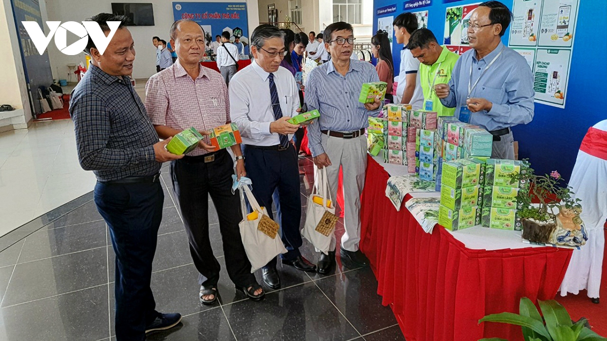 tra vinh co them 104 san pham ocop duoc trao chung nhan hinh anh 2