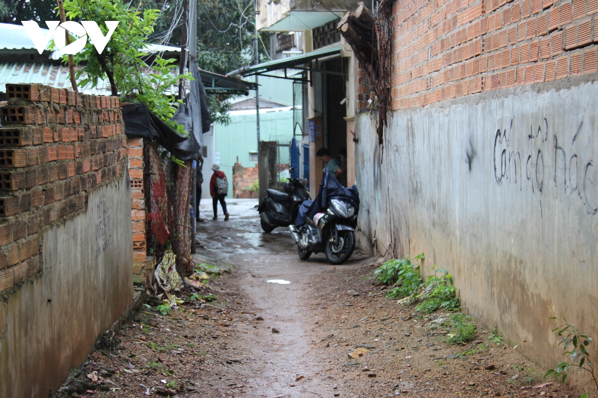 vuong mat bang, 4 nam chua lam xong 1,4 km duong hinh anh 3