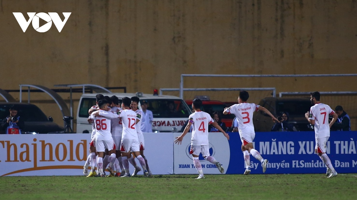 bui tien dung la tam diem, viettel fc thang kich tinh clb cong an ha noi hinh anh 8