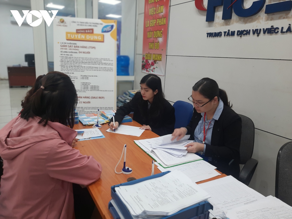 Dau nam, doanh nghiep dien tu tuyen dung khung voi hon 42.000 chi tieu hinh anh 1