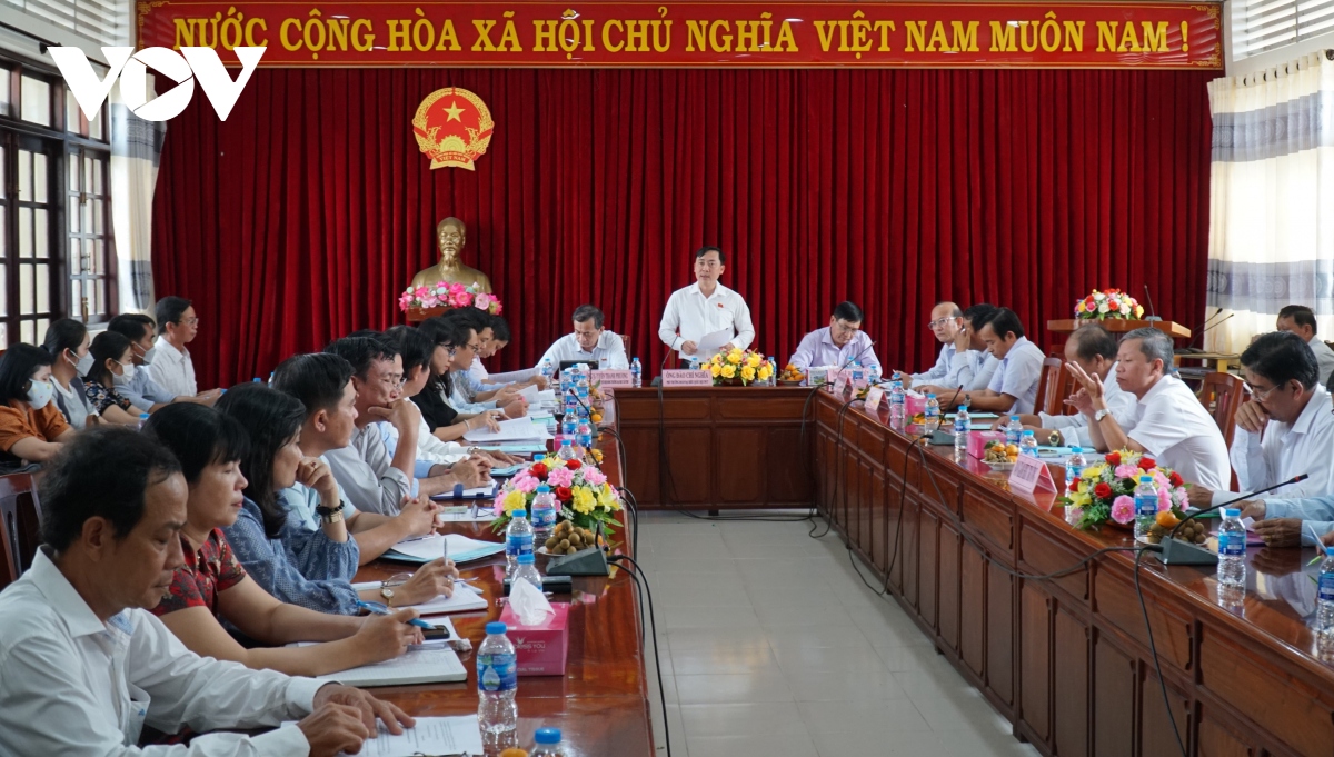 Doan dai bieu quoc hoi giam sat ve doi moi chuong trinh sach giao khoa hinh anh 1