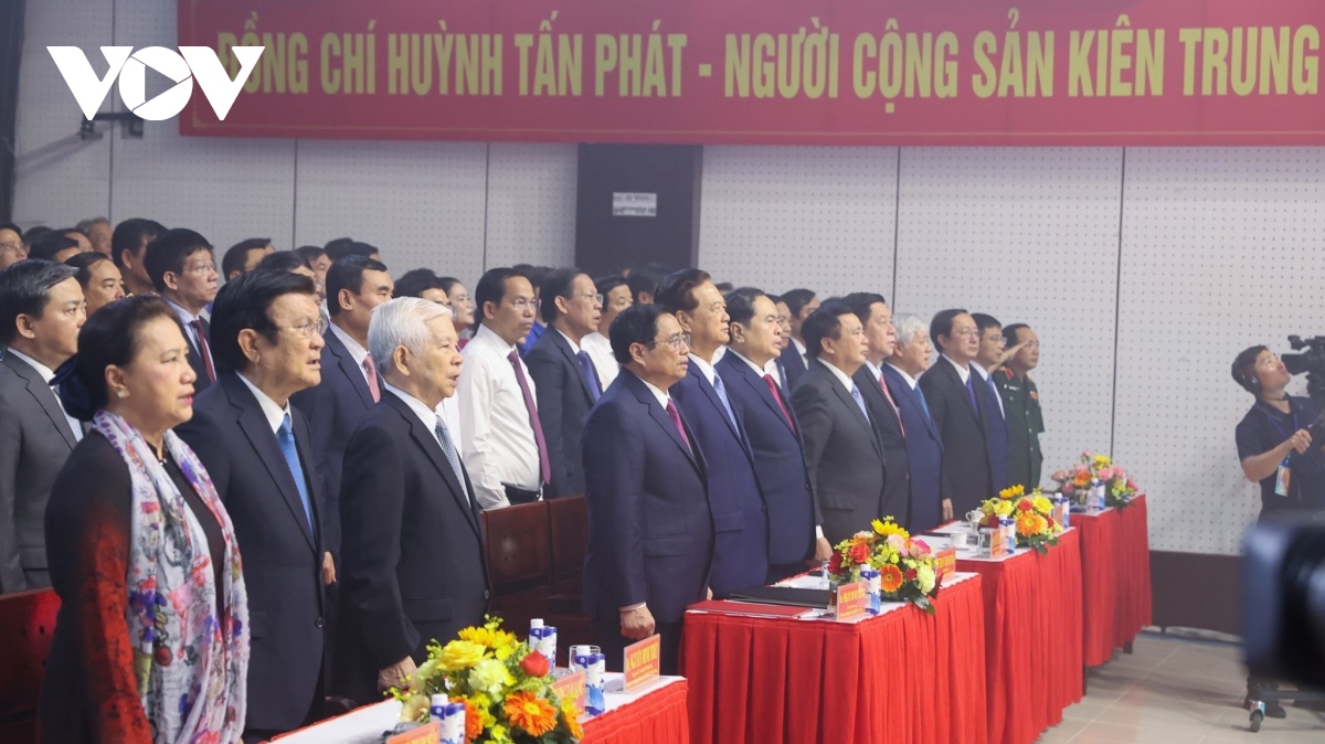 Dong chi huynh tan phat - nha lanh dao tai nang cua Dang, nha nuoc va cach mang hinh anh 1