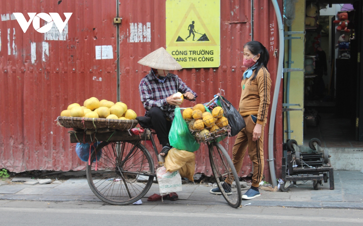 nhung phu nu vat va muu sinh o thu do khong biet den ngay 8 3 hinh anh 8