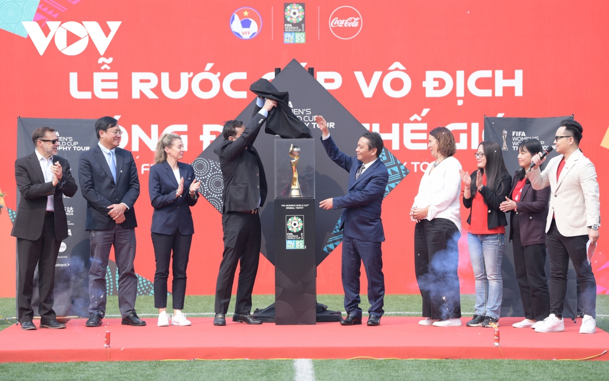 cup vang world cup nu toi viet nam, thoi bung cam hung bong da hinh anh 1