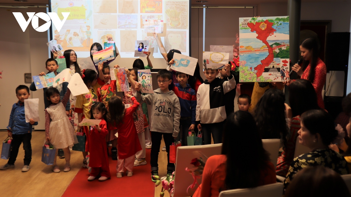 nguoi viet tai ha lan ton vinh dong gop cua phu nu cho gia dinh va xa hoi hinh anh 1