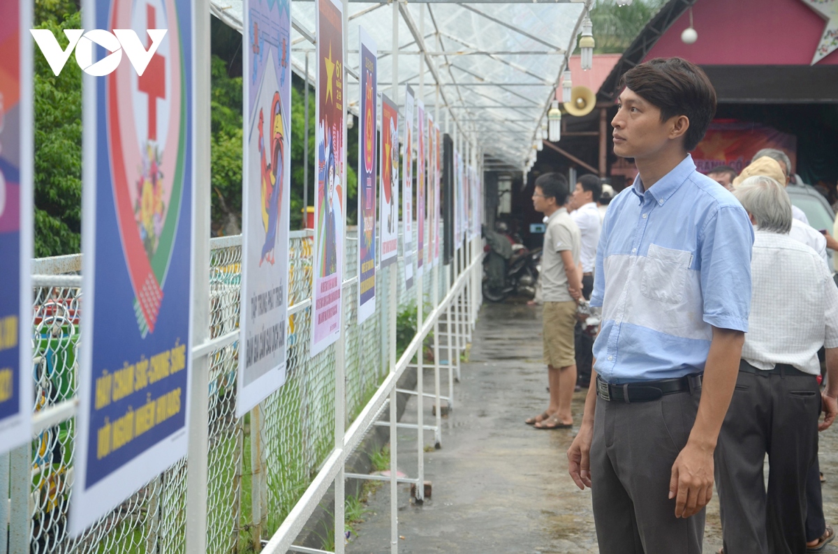 phat dong sang tac logo, tranh co dong ky niem 60 nam thanh lap tinh quang ninh hinh anh 1