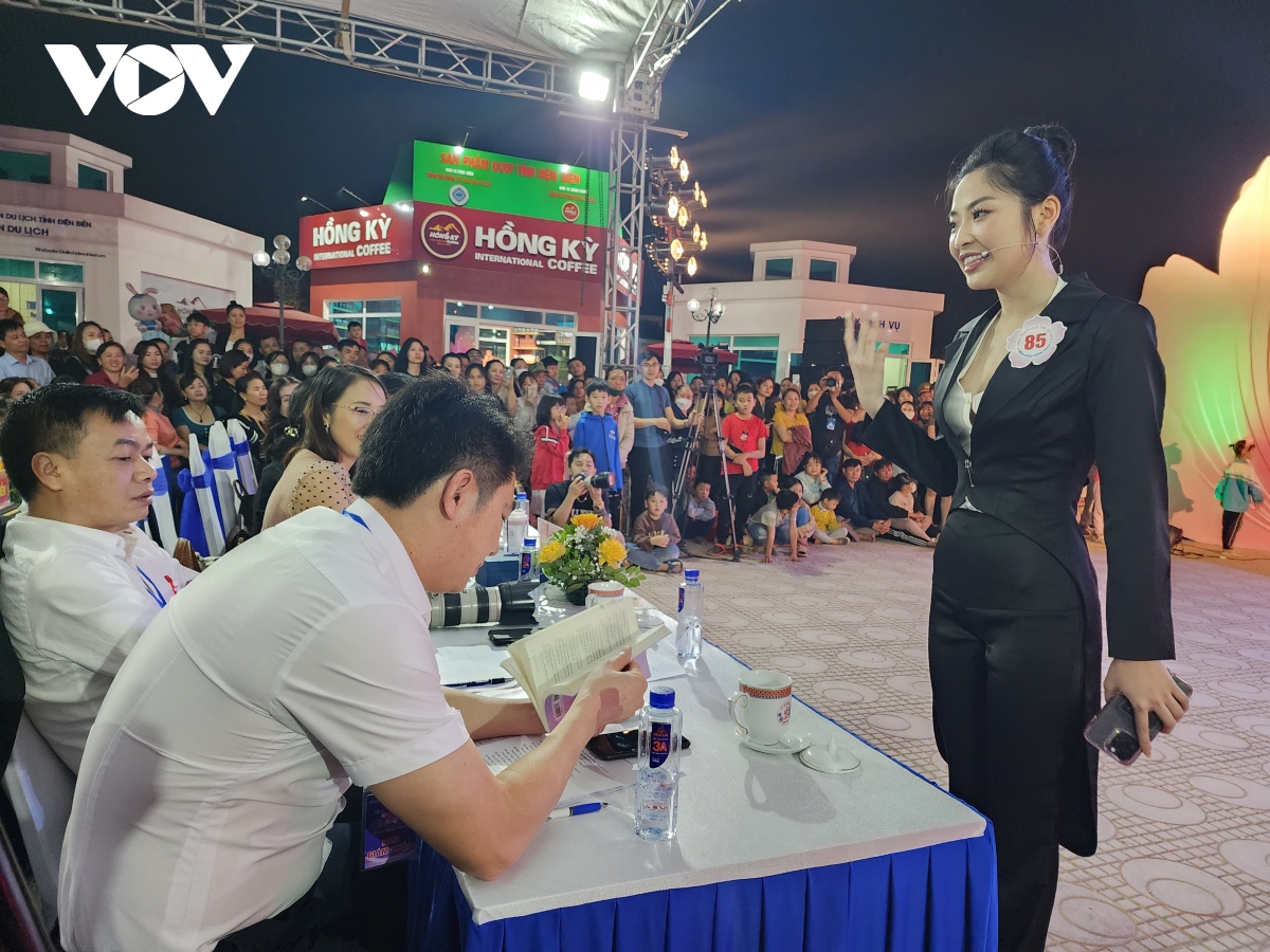 nhieu hoat dong dien ra tai le hoi hoa ban Dien bien hinh anh 3