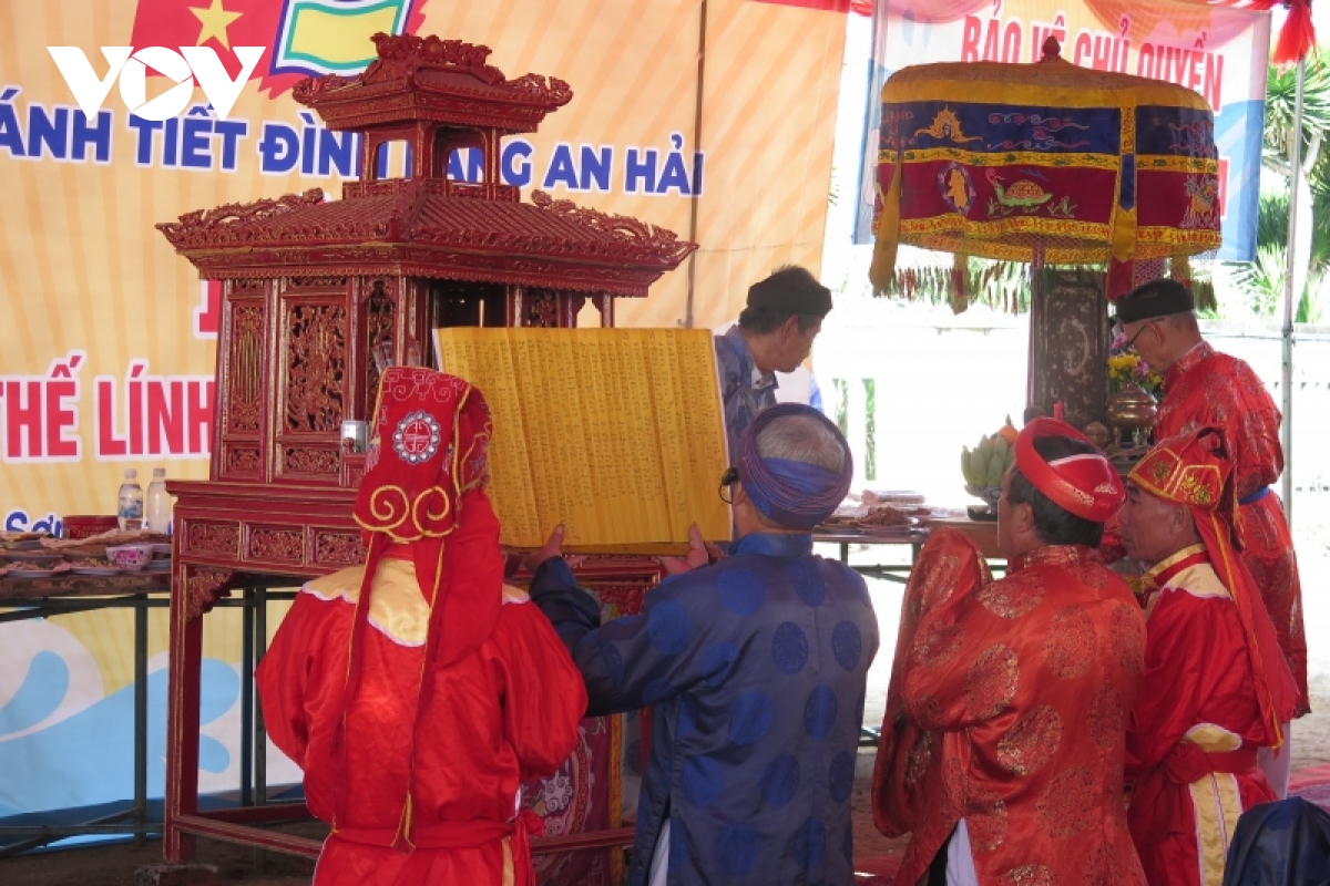 thieng lieng le khao le the linh hoang sa tren dao ly son hinh anh 1