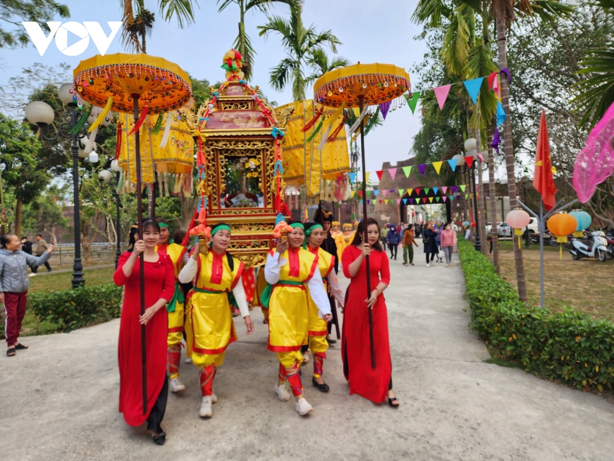 khai hoi thanh ban phu, tuong nho tuong quan hoang cong chat hinh anh 1