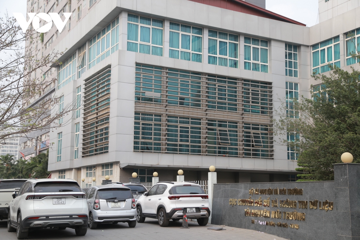 O to ngang nhien do kin via he bat chap no luc dep via he cua ha noi hinh anh 6