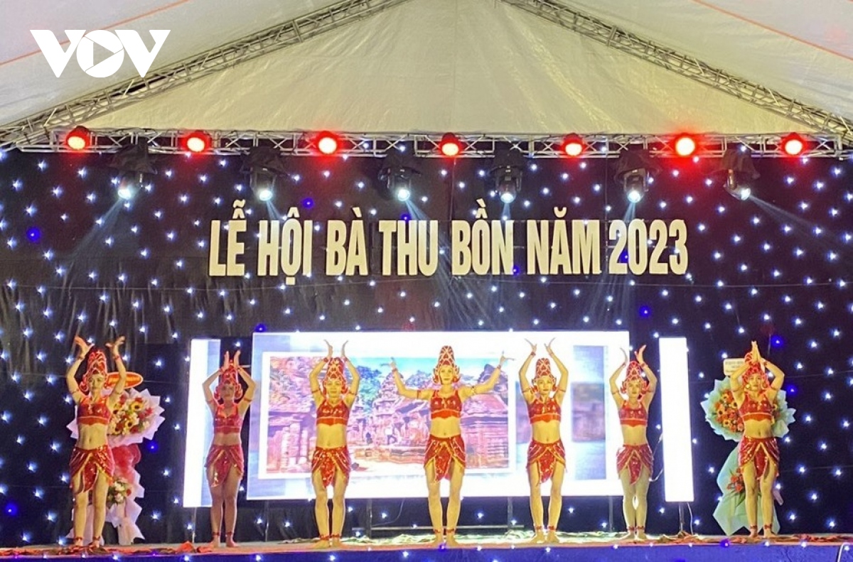 ron rang le hoi ba thu bon tinh quang nam hinh anh 2