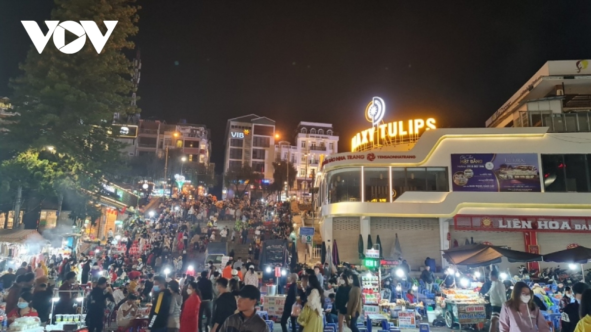 Da lat trien khai thi diem nhieu dich vu ve dem cho du khach hinh anh 1