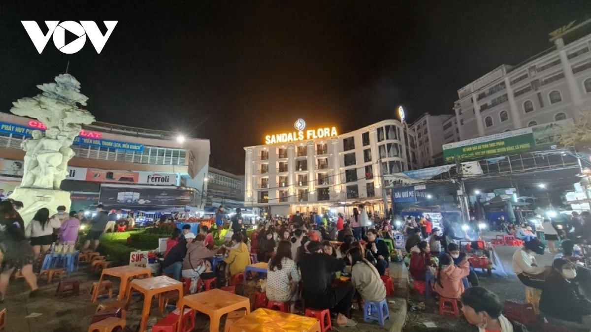 Da lat trien khai thi diem nhieu dich vu ve dem cho du khach hinh anh 2