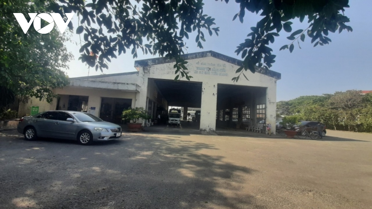 Dang kiem xe co gioi tai tien giang noi vang khach, cho qua tai hinh anh 1