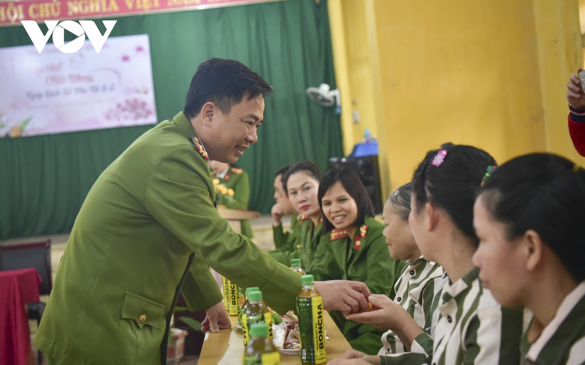 ngay 8 3 dac biet cua cac nu pham nhan nuoc ngoai trong trai giam hinh anh 17