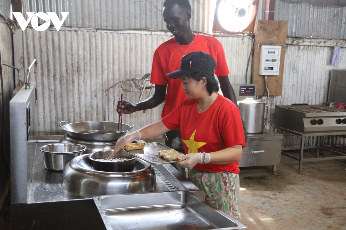 nu chien sy mu noi xanh viet nam giup nguoi dan abyei phat trien nong nghiep hinh anh 3