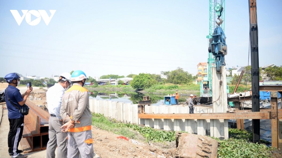  20 nam ngong cho dong kenh den thay da doi thit hinh anh 3