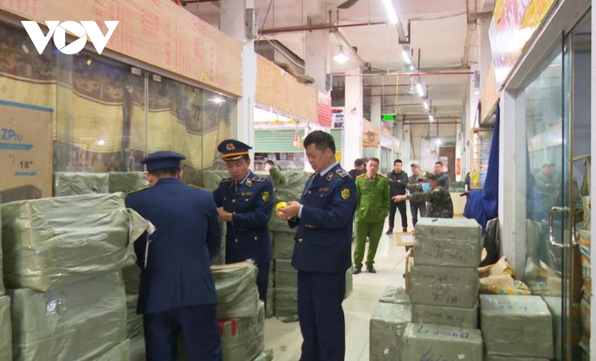 lang son phat hien hang ty dong hang hoa co dau hieu vi pham hinh anh 1