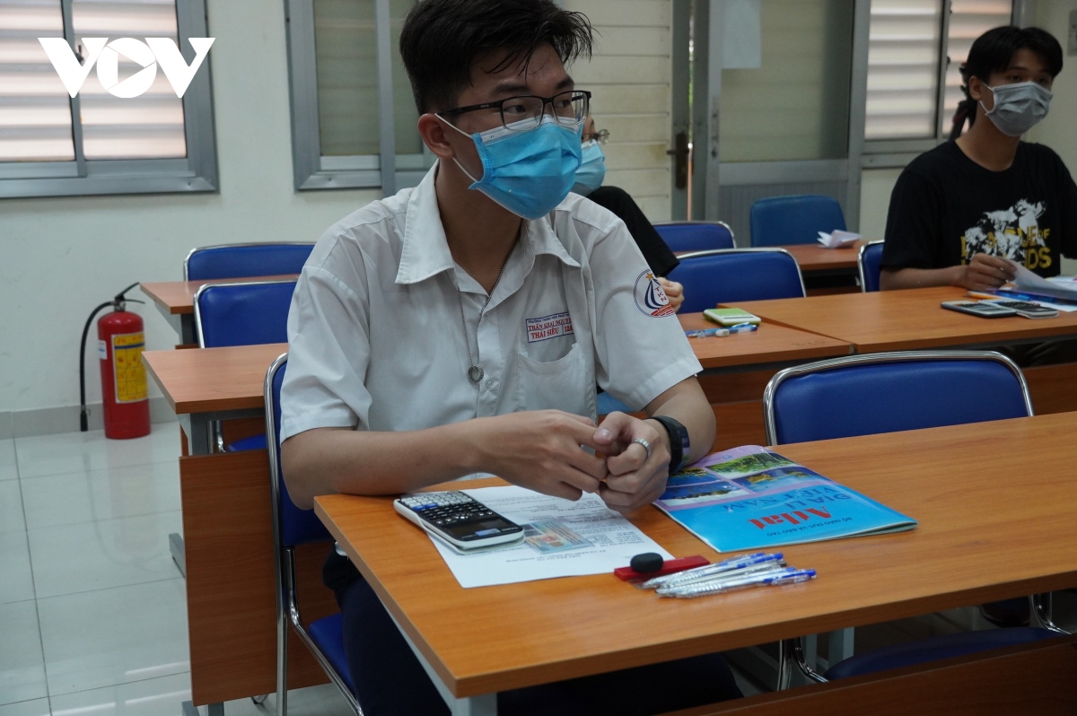 hoc sinh lop 10, 11 thi xet tuyen som vao dai hoc nen hay khong hinh anh 1