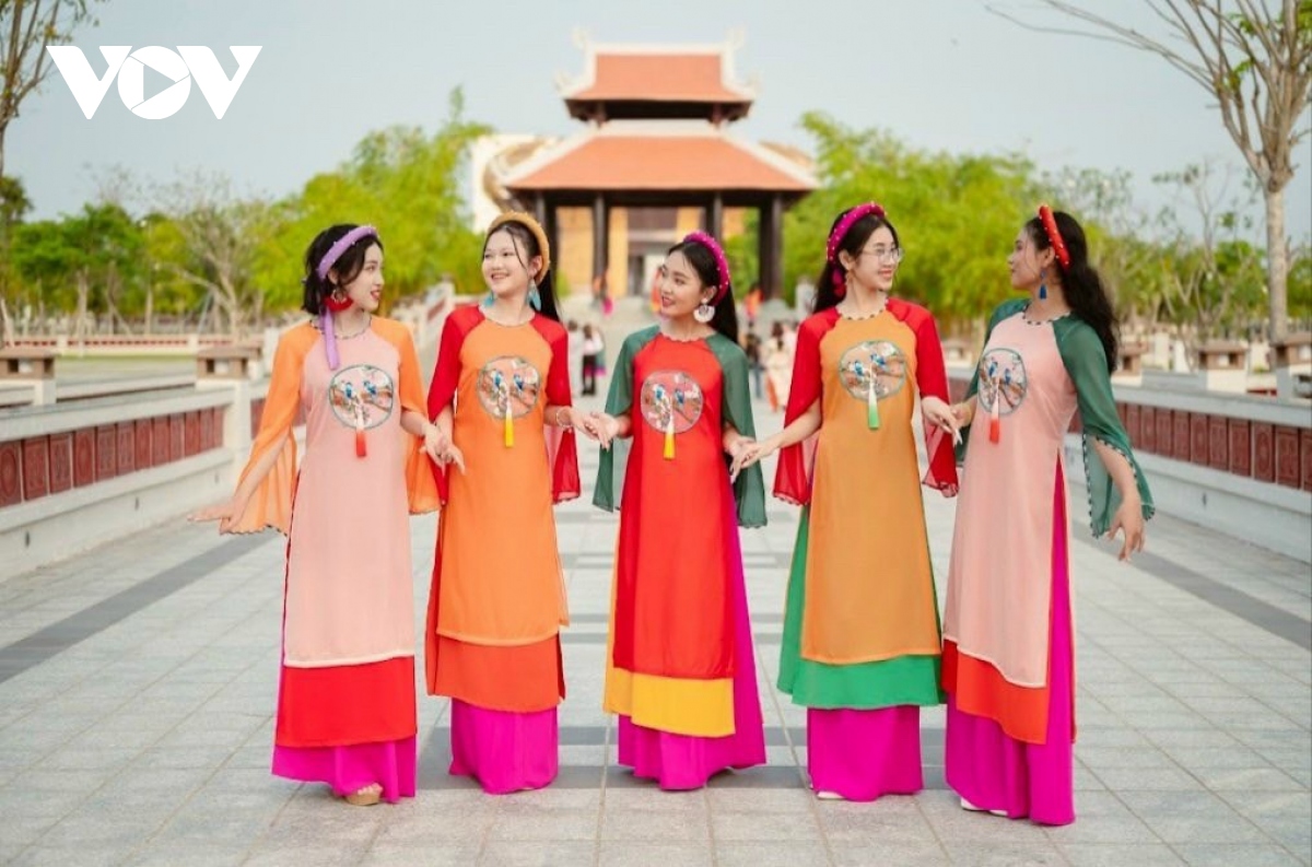 tham di tich lich su - van hoa qua cuoc thi duyen dang Ao dai hinh anh 6