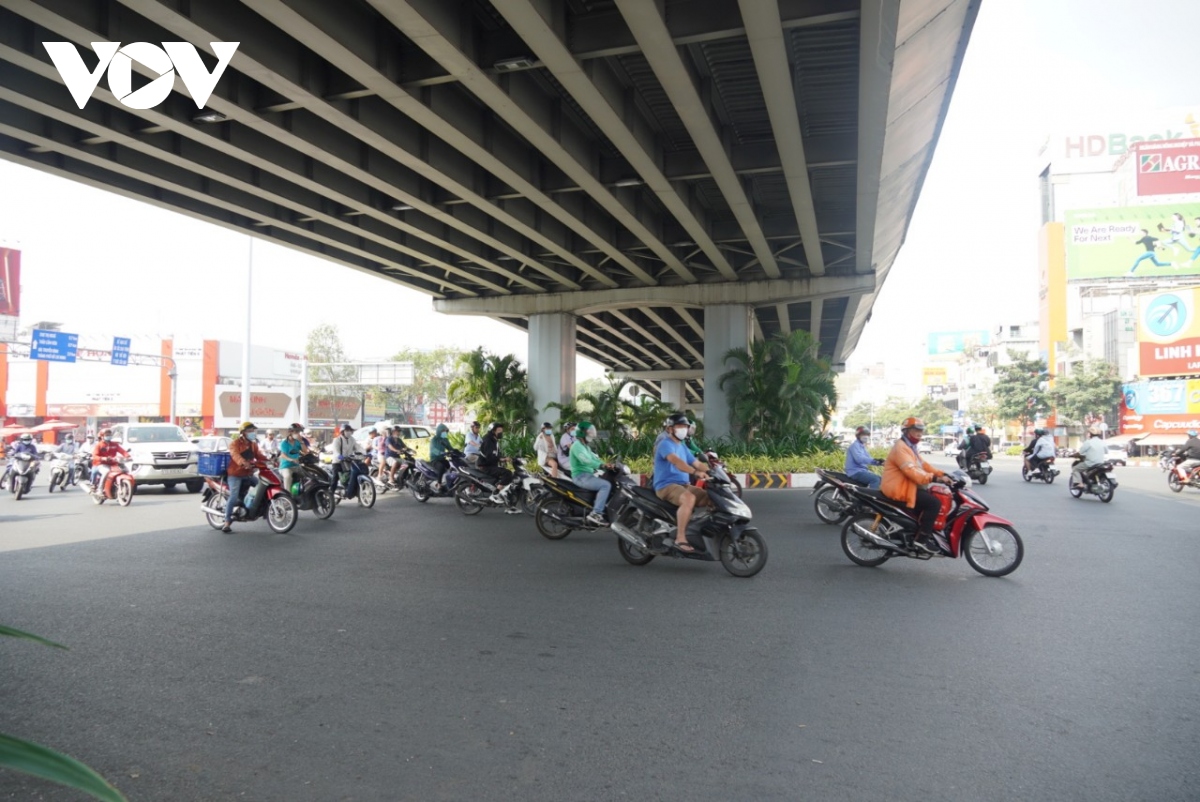 vong xoay bieu tuong nguyen binh khiem duoc de xuat thao bo cho thong thoang hinh anh 2