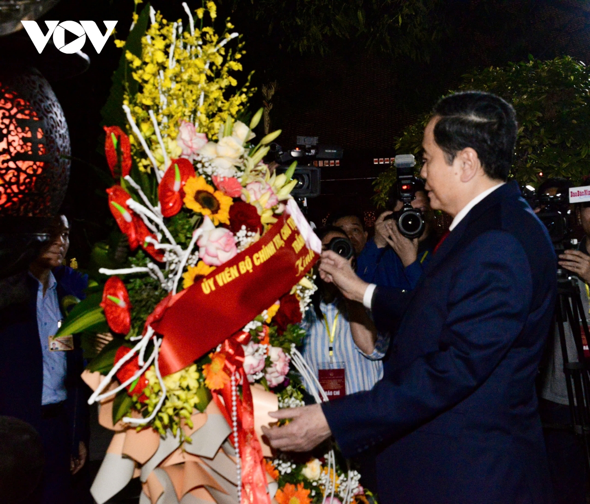 13_4_ctqh_dang_huong_vua_ly_20250413210235.jpg