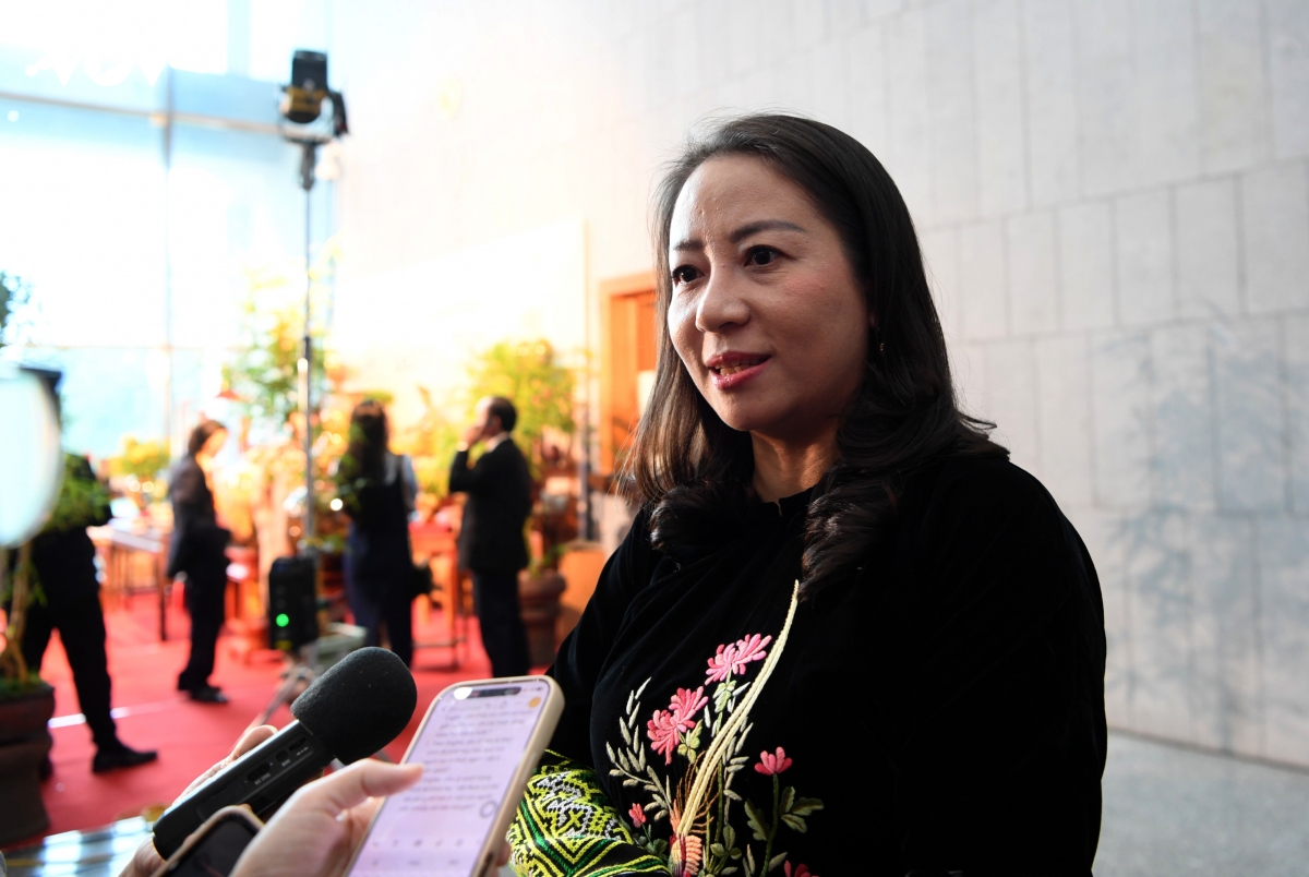 chi_ta_thuy_lien.jpg