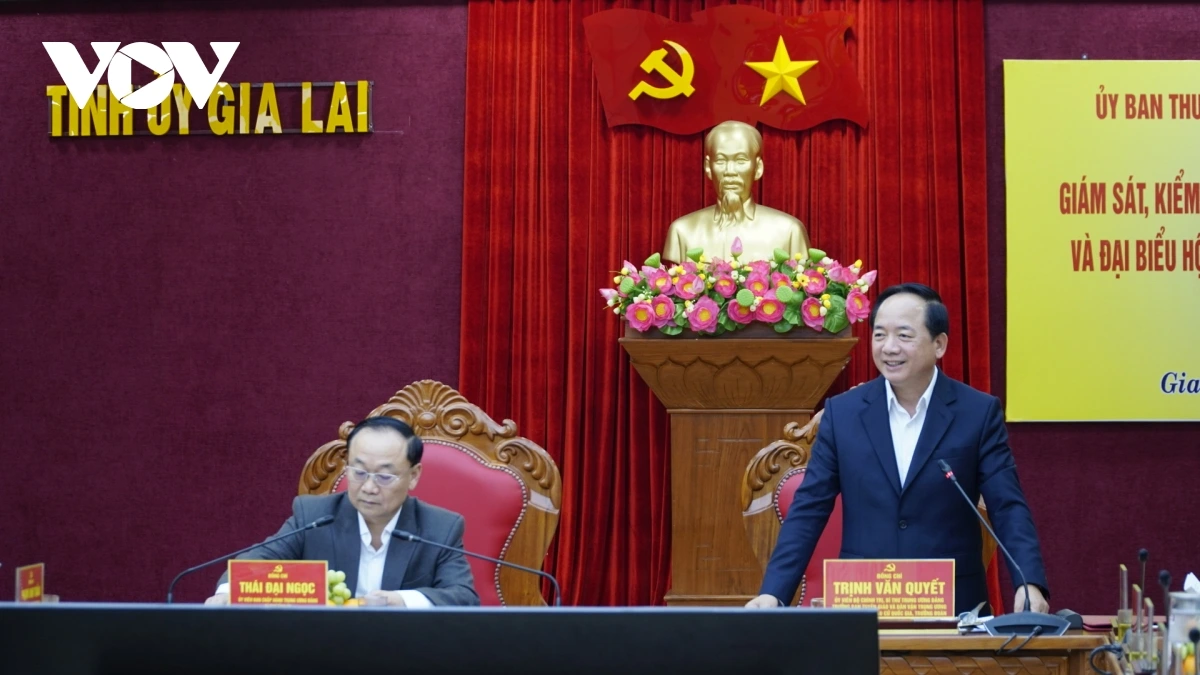 10-2-Truong ban tuyen giao Trung uong Trinh Van Quyet kiem tra chuan bi bau cu o Gia Lai- anh 3.jpg