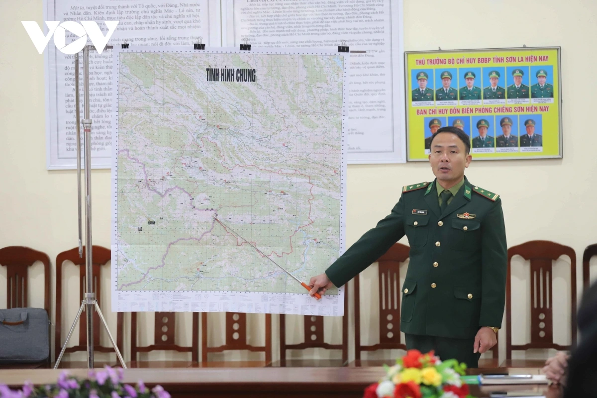 2._trung_ta_dinh_van_quang_don_truong_don_bien_phong_chieng_son_thong_tin_ve_tinh_hinh_dia_ban_bien_gioi.jpg