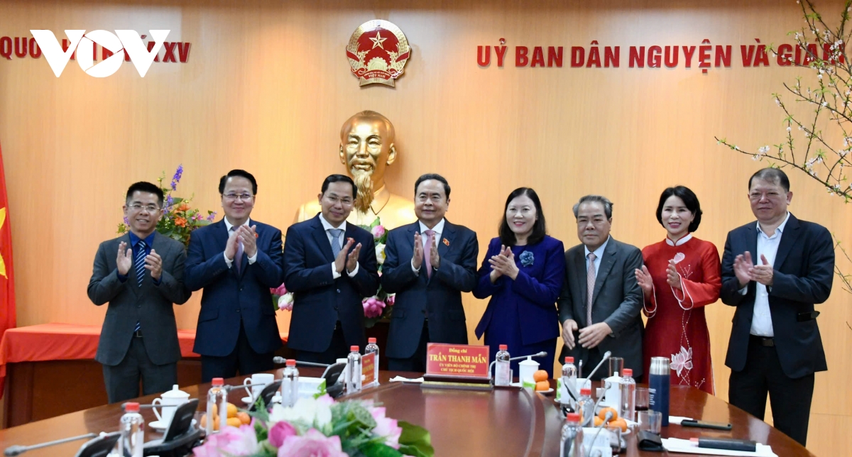 24-2_ctqh_lam_viec_voi_ub_dan_nguyen.jpg