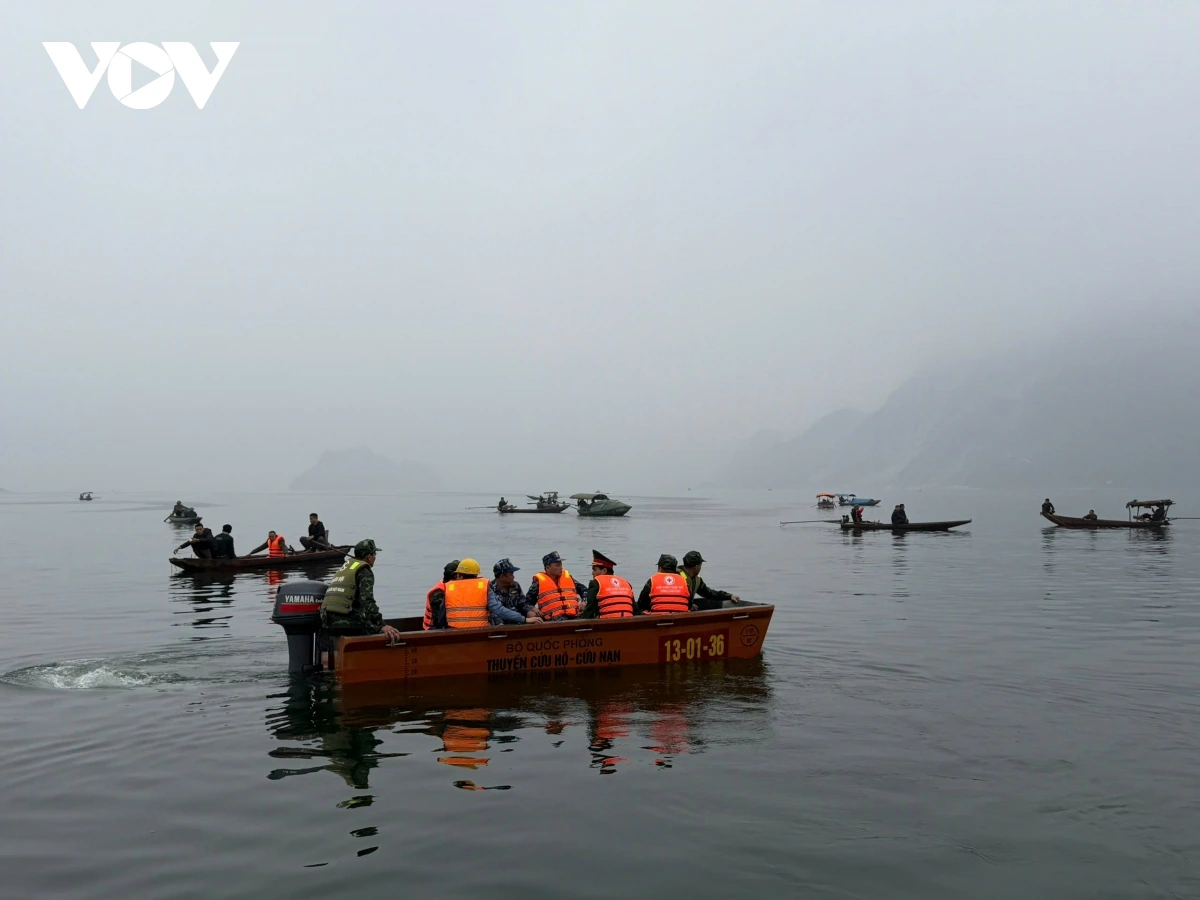 Các lực lượng được huy động tối đa cho công tác tìm kiếm các nạn nhân.jpg