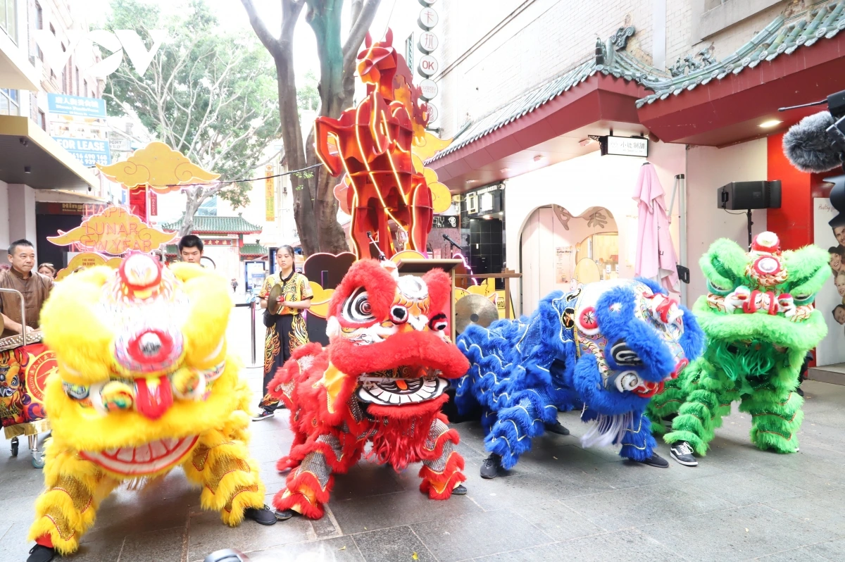 Chương trình đón năm mới tại thành phố Sydney không bao giờ thiếu tiết mục múa lân. Nguồn_ Việt Nga_VOV (1).jpg