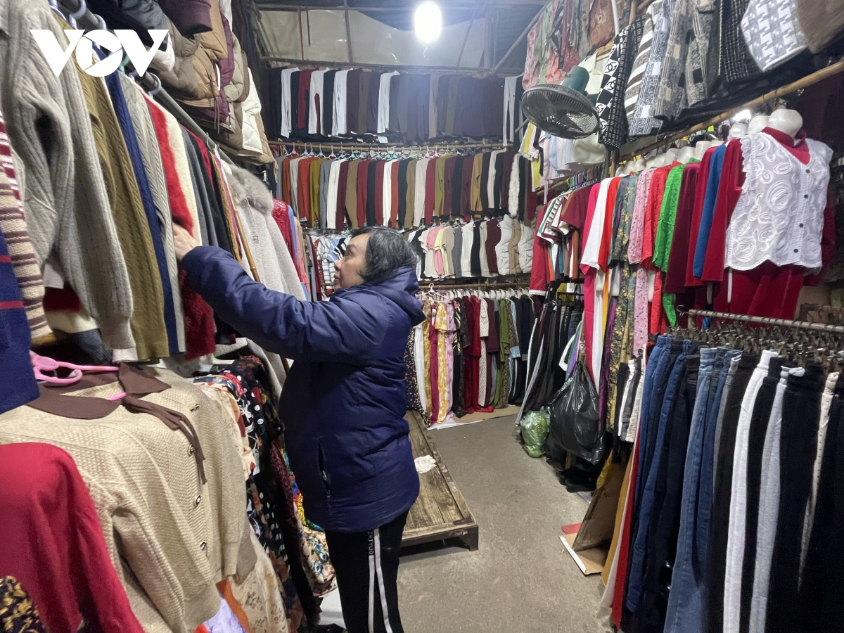 Bà Nguyễn Thị Hồng mong muốn, năm mới sức khỏe đủ đầy, buôn bán dần khởi sắc, khách quay lại chợ nhiều hơn để cuộc sống từng bước ổn định