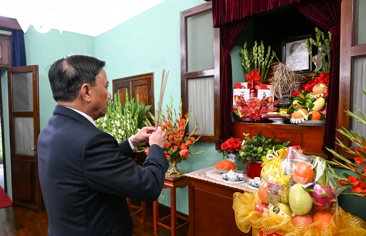 thuong truc ban bi thu.jpg