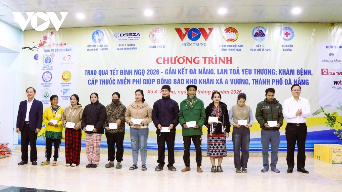 vov_mien_trung_va_cac_don_vi_dong_hanh_mang_tet_am_den_voi_ba_con_xa_vung_cao_a_vuong_thanh_pho_da_nang.jpg
