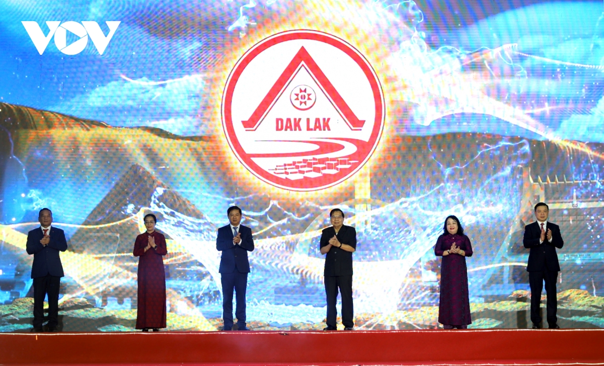 10-3 trao giai 2.jpg