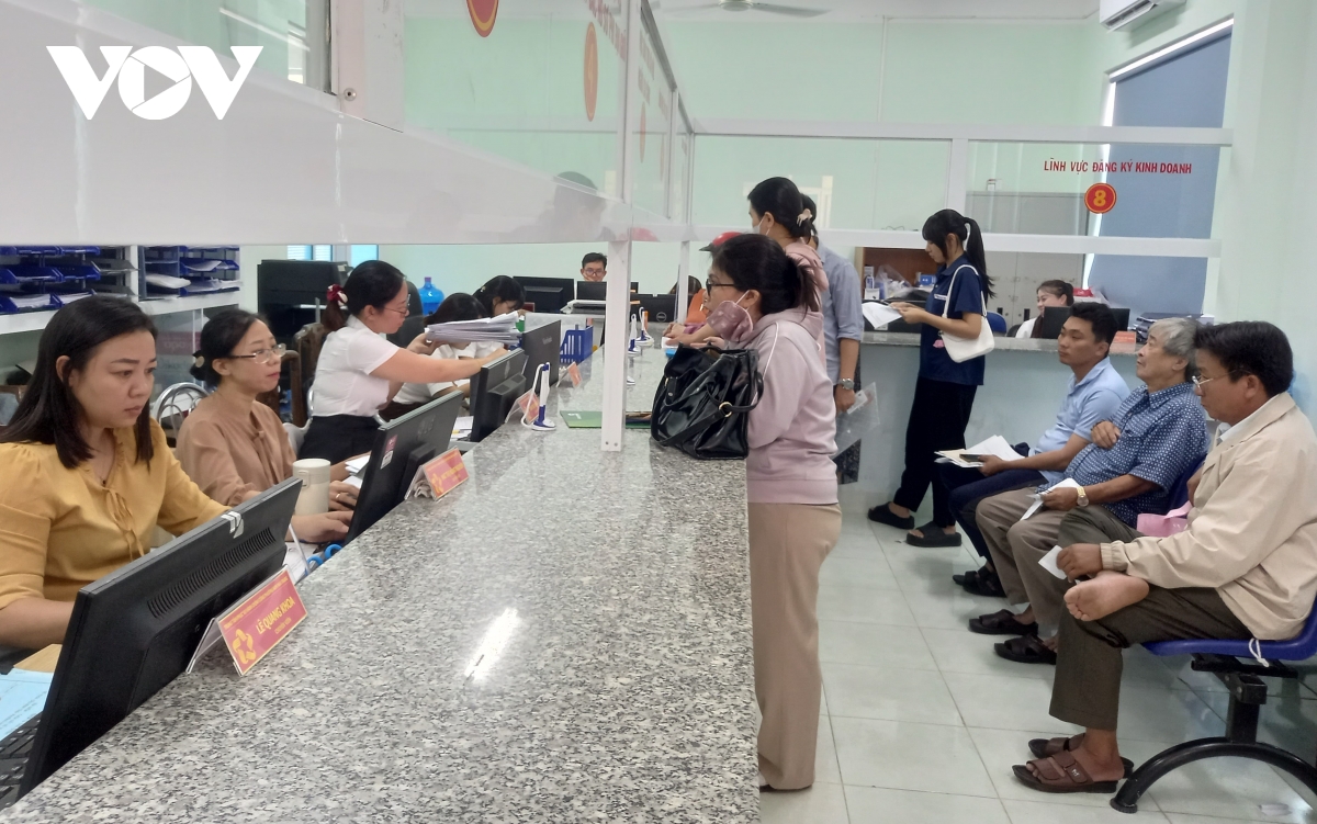 Chuyển đổi số mạnh mẽ sẽ giúp các địa phương giảm áp lực khi người dân đến giao dịch