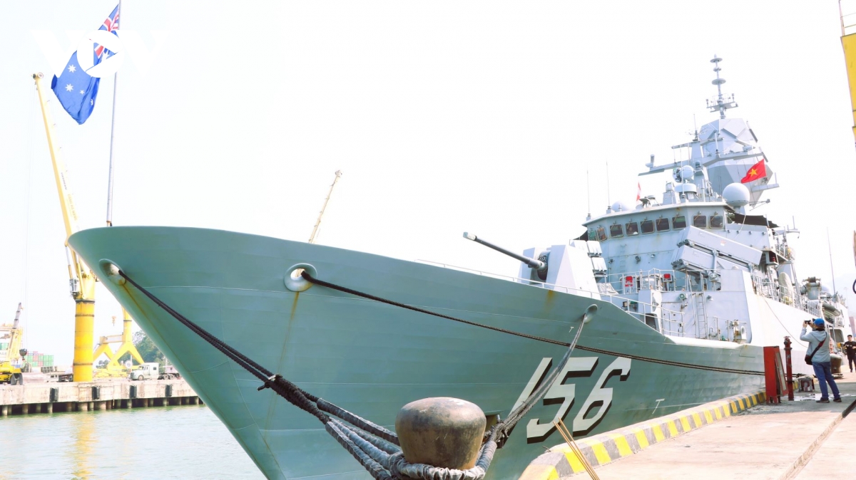 Tàu Hải quân Hoàng gia Australia HMAS Toowoomba cập cảng Tiên Sa, TP Đà Nẵng.JPG