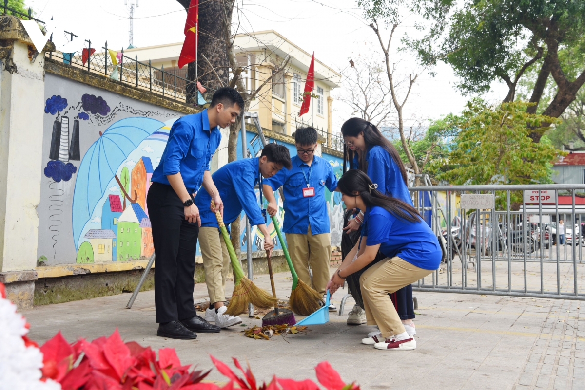Tuổi trẻ Thủ đô tích cực hưởng ứng phong trào “Ngày Chủ nhật xanh” (2).JPG