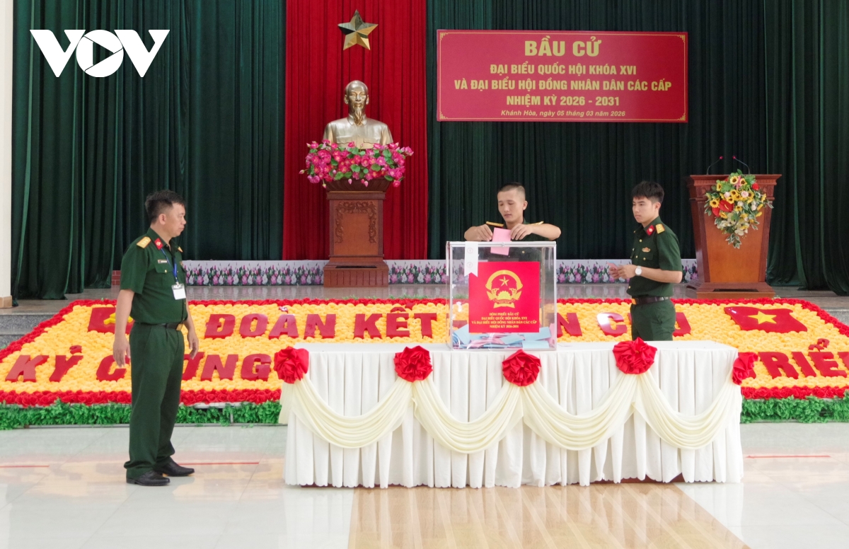 Việc bỏ phiếu bầu cử thực hiện đúng quy định.jpg